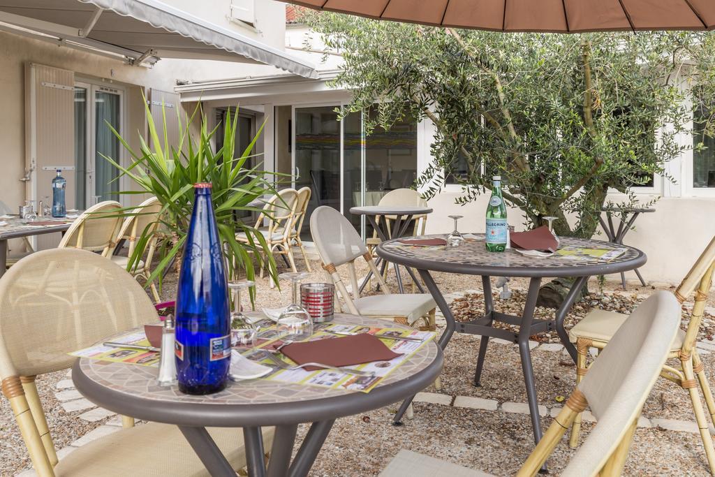Logis Hotel L'Oliveraie Коняк Екстериор снимка