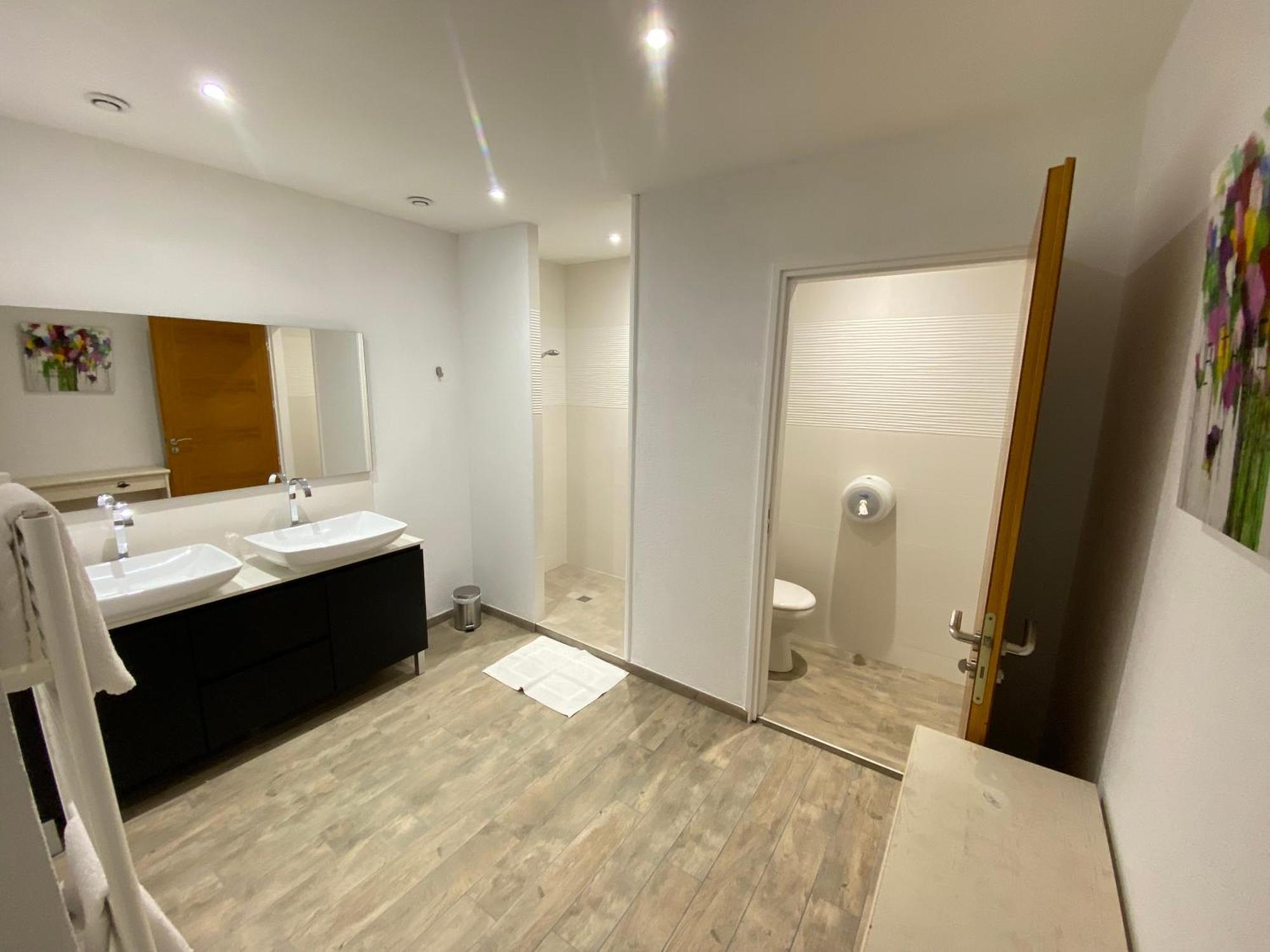 Logis Hotel L'Oliveraie Коняк Екстериор снимка