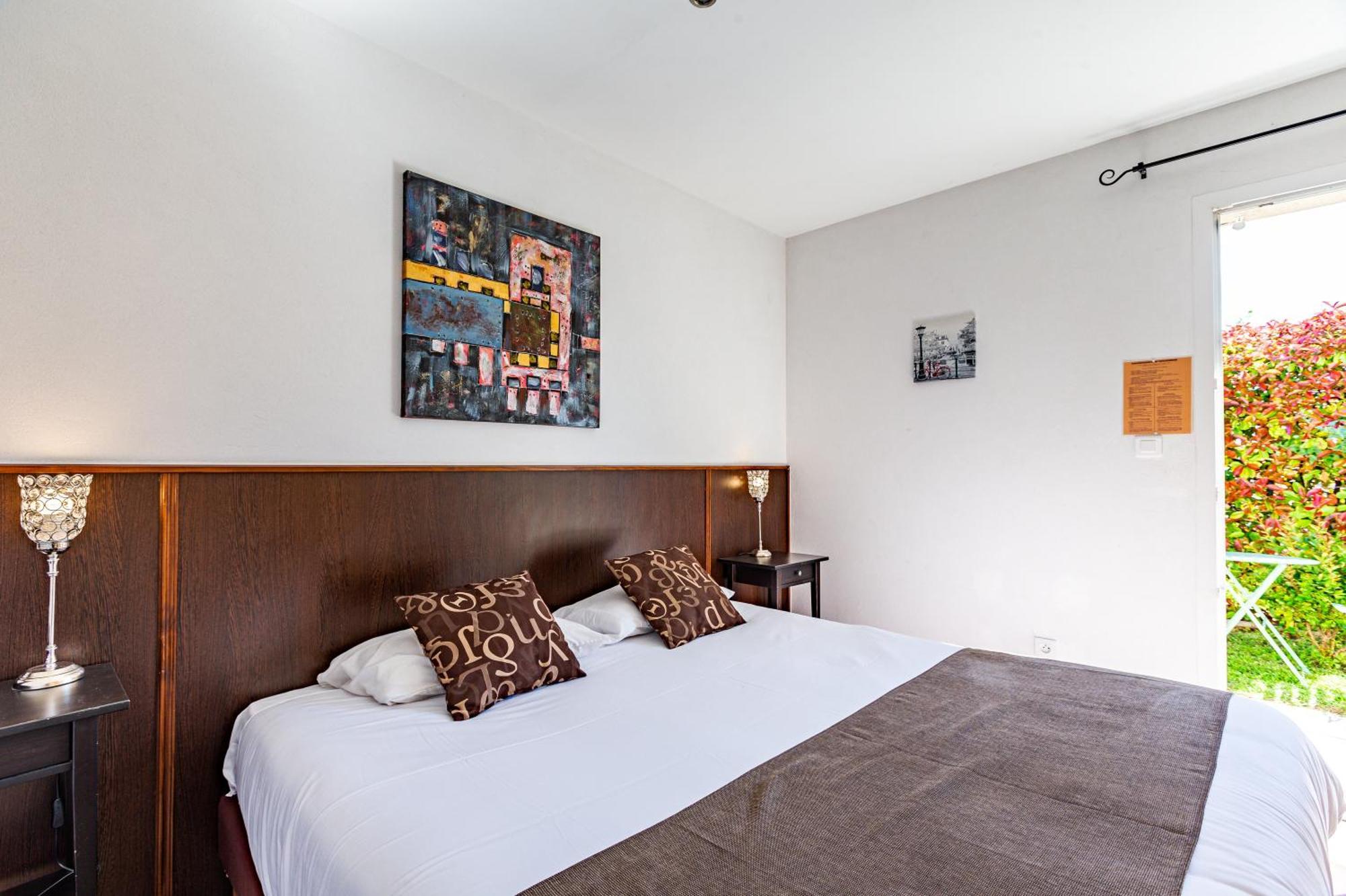 Logis Hotel L'Oliveraie Коняк Екстериор снимка
