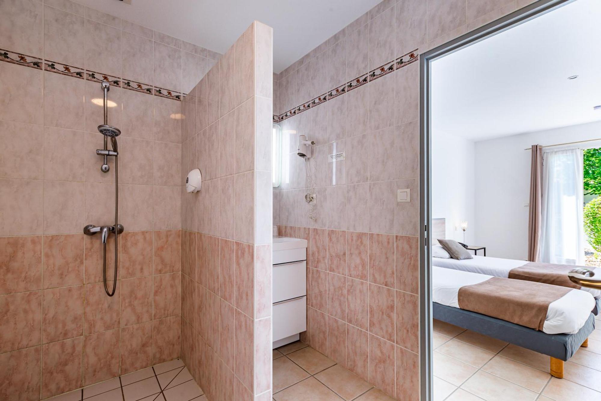 Logis Hotel L'Oliveraie Коняк Екстериор снимка