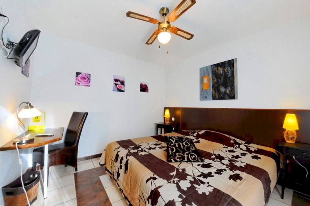 Logis Hotel L'Oliveraie Коняк Екстериор снимка