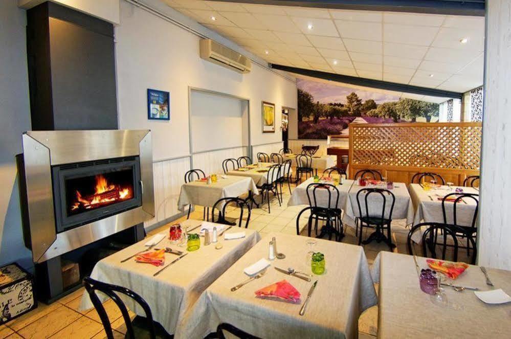 Logis Hotel L'Oliveraie Коняк Екстериор снимка