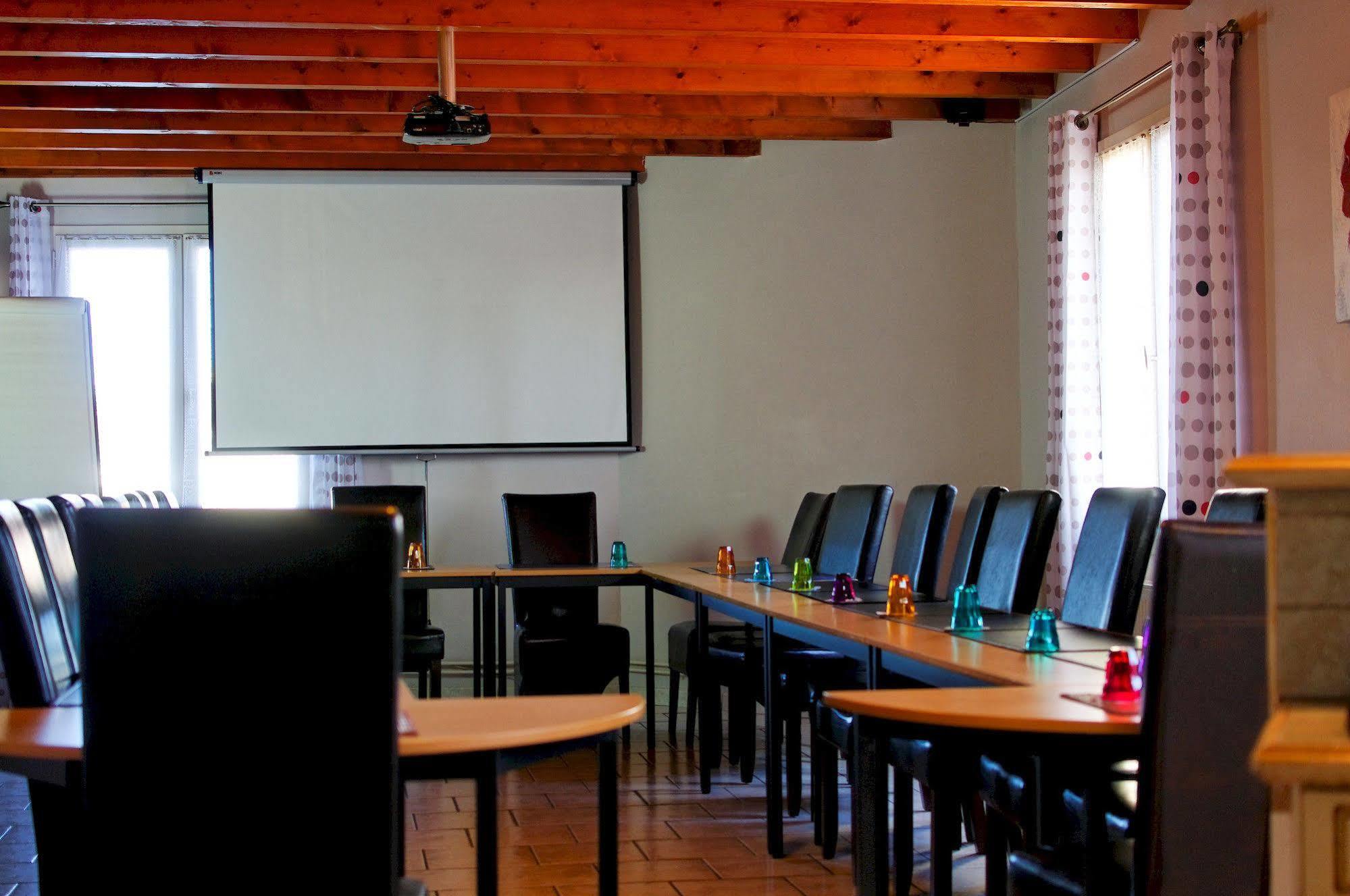 Logis Hotel L'Oliveraie Коняк Екстериор снимка