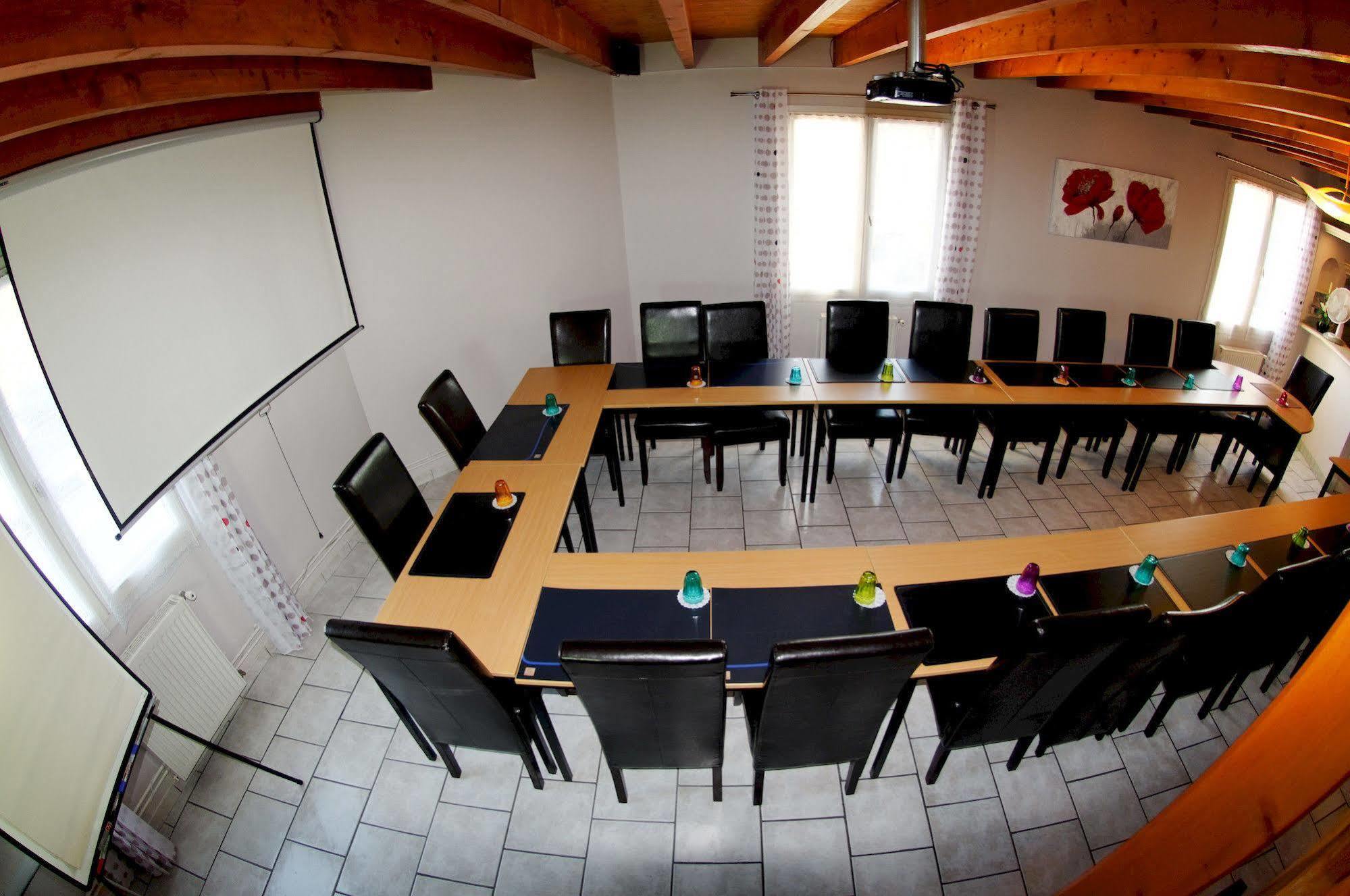 Logis Hotel L'Oliveraie Коняк Екстериор снимка